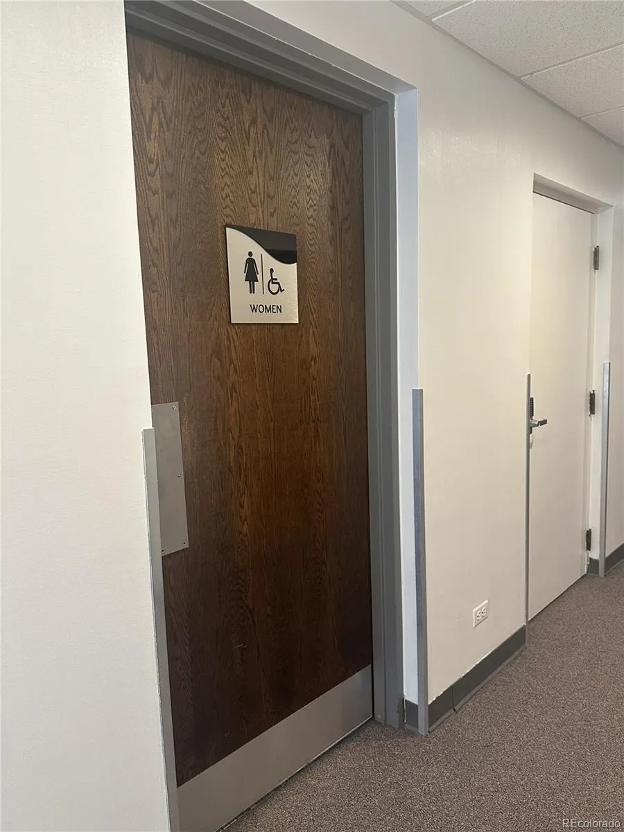 Centennial, Colorado 80112, United States, ,Commercial,Active,239049