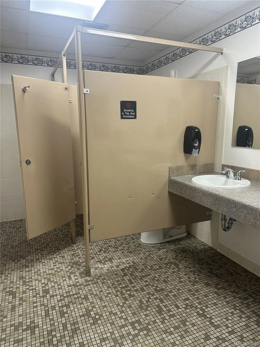 Centennial, Colorado 80112, United States, ,Commercial,Active,239049