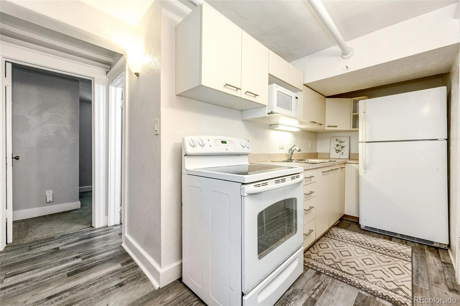 Denver, Colorado 80206, United States, 1 Bedroom Bedrooms, ,1 BathroomBathrooms,Residential,Active,77835