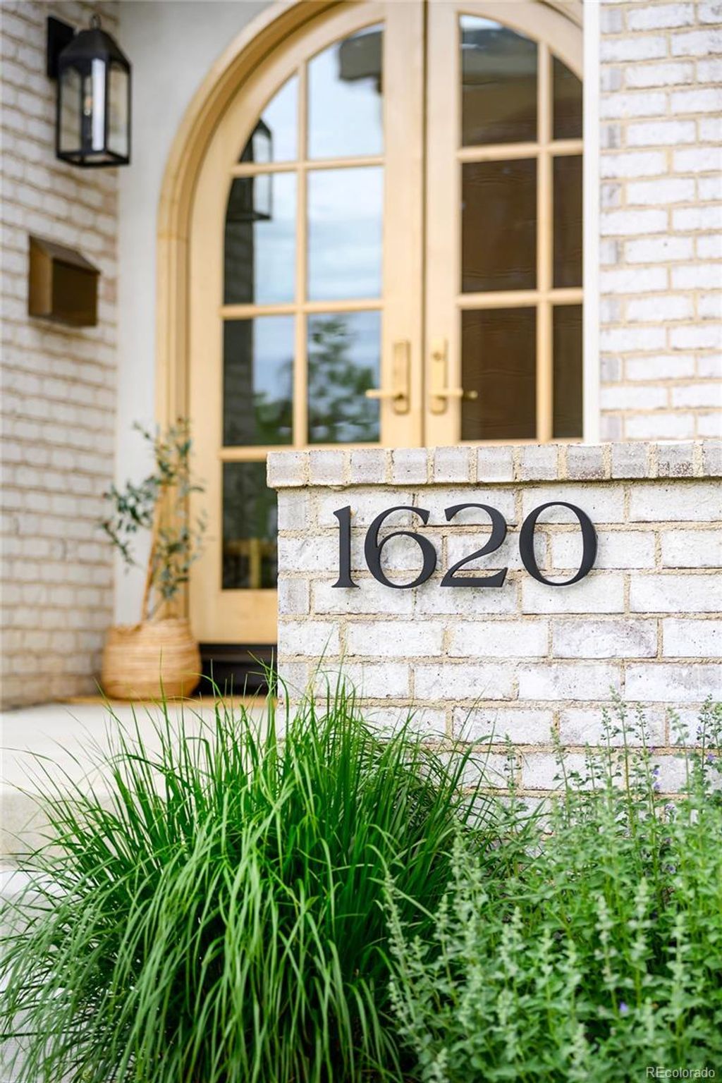Photo of 1620 S Ogden Street, Denver, CO 80210 (MLS # 9181632)