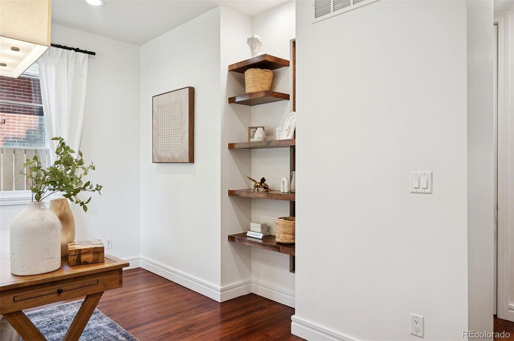 Photo of 1050 S Corona Street, Denver, CO 80209 (MLS # 3333688)