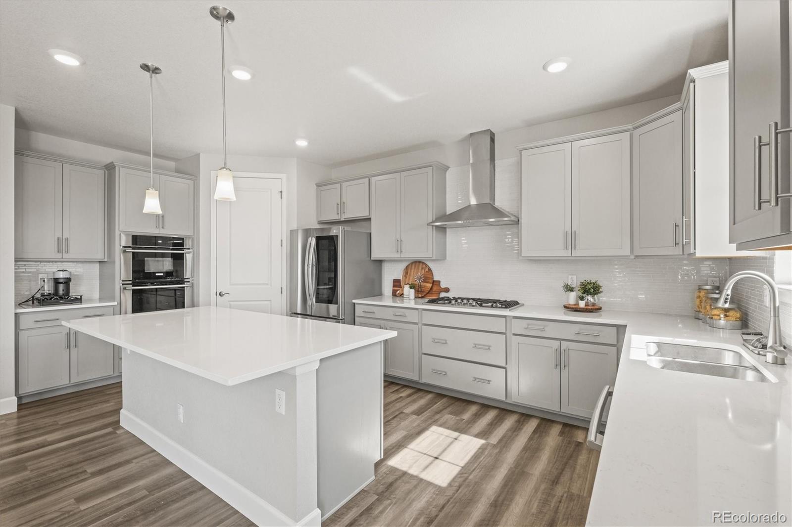 1624 Pinion Wing Circle