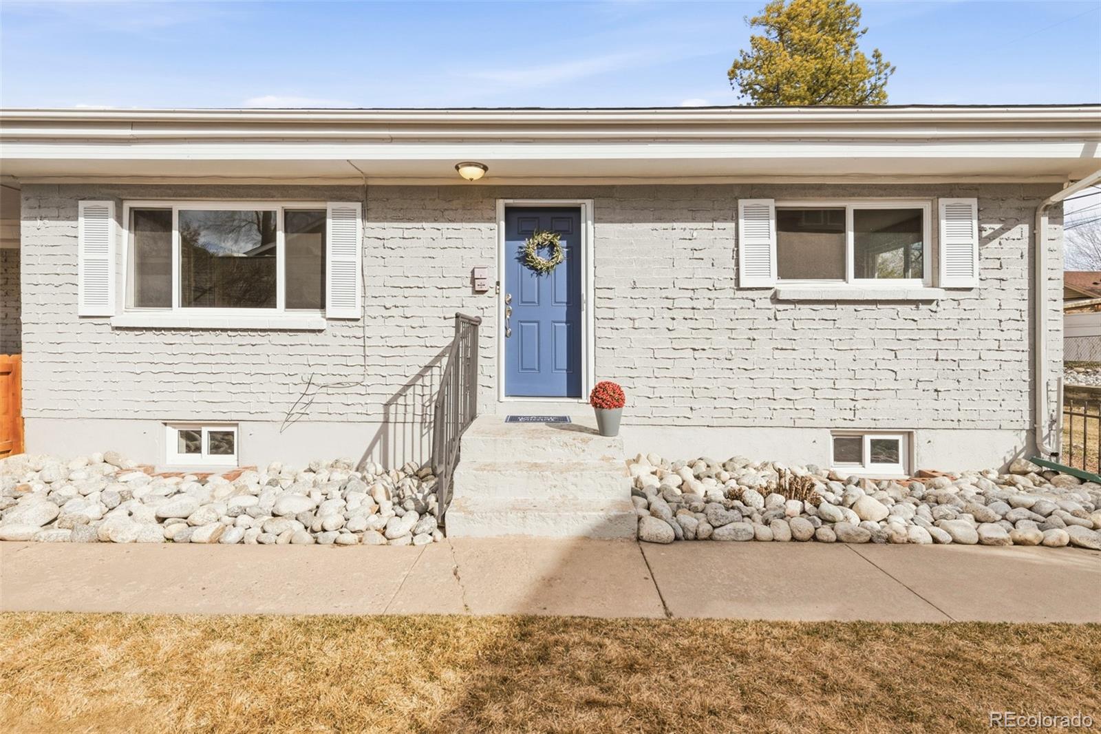 2258-2268 W Maplewood Avenue