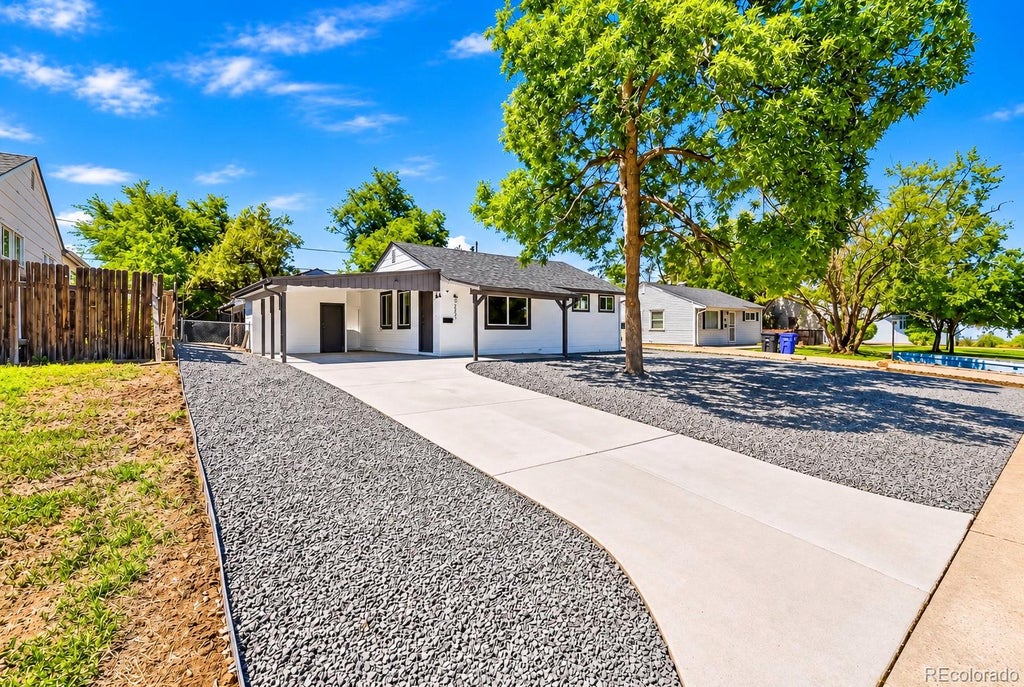 Photo of 2631 S Green Court, Denver, CO 80219 (MLS # 3183505)
