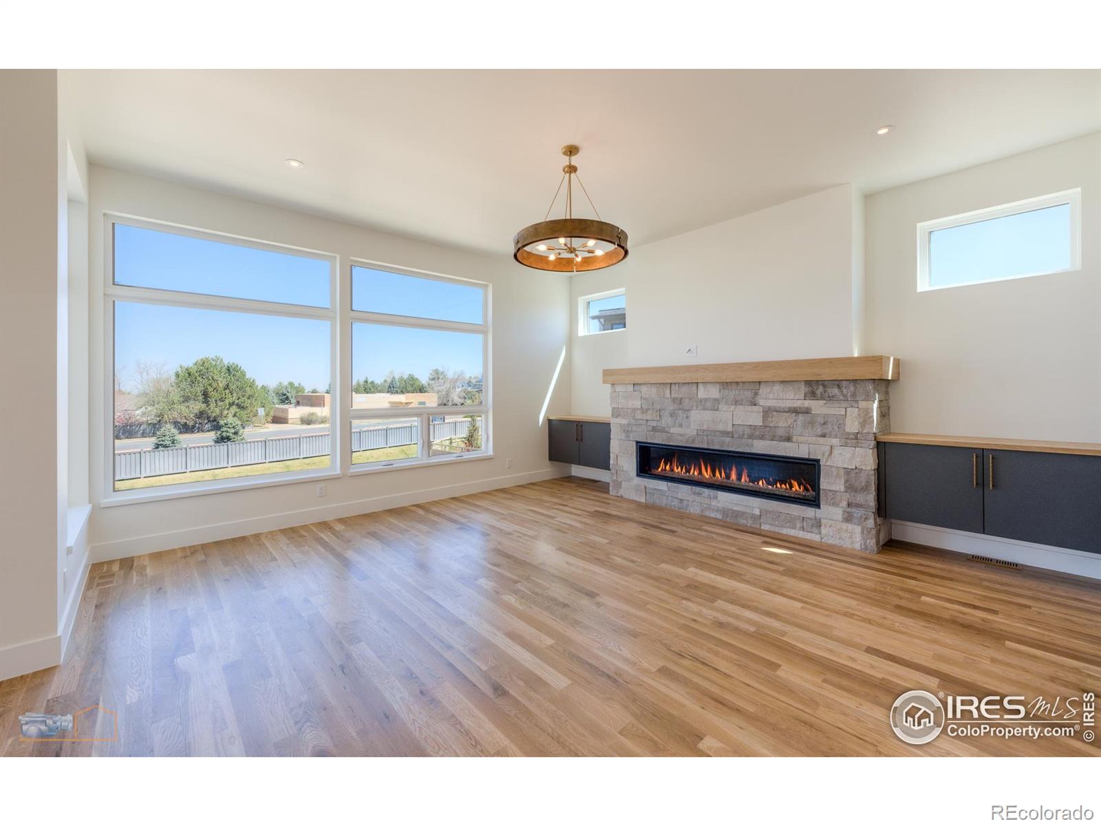 2305 Glacier Court