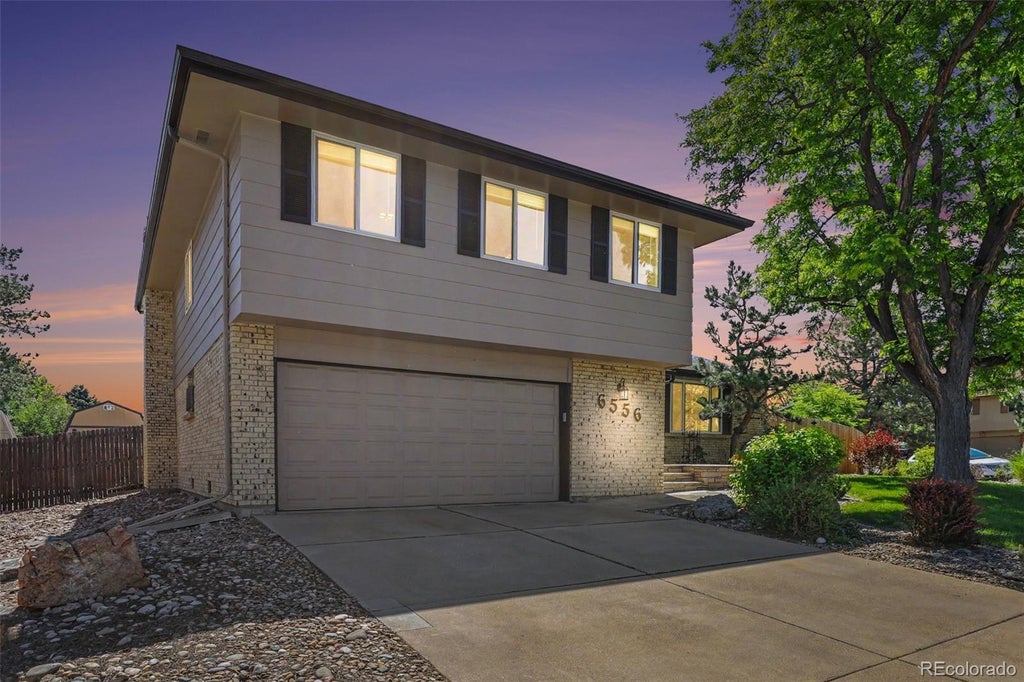 Photo of 6556 S Brentwood Way, Littleton, CO 80123 (MLS # 2911137)