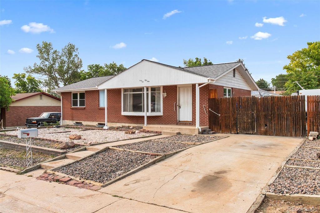 Photo of 4259 E Fremont Avenue, Littleton, CO 80122 (MLS # 4306980)