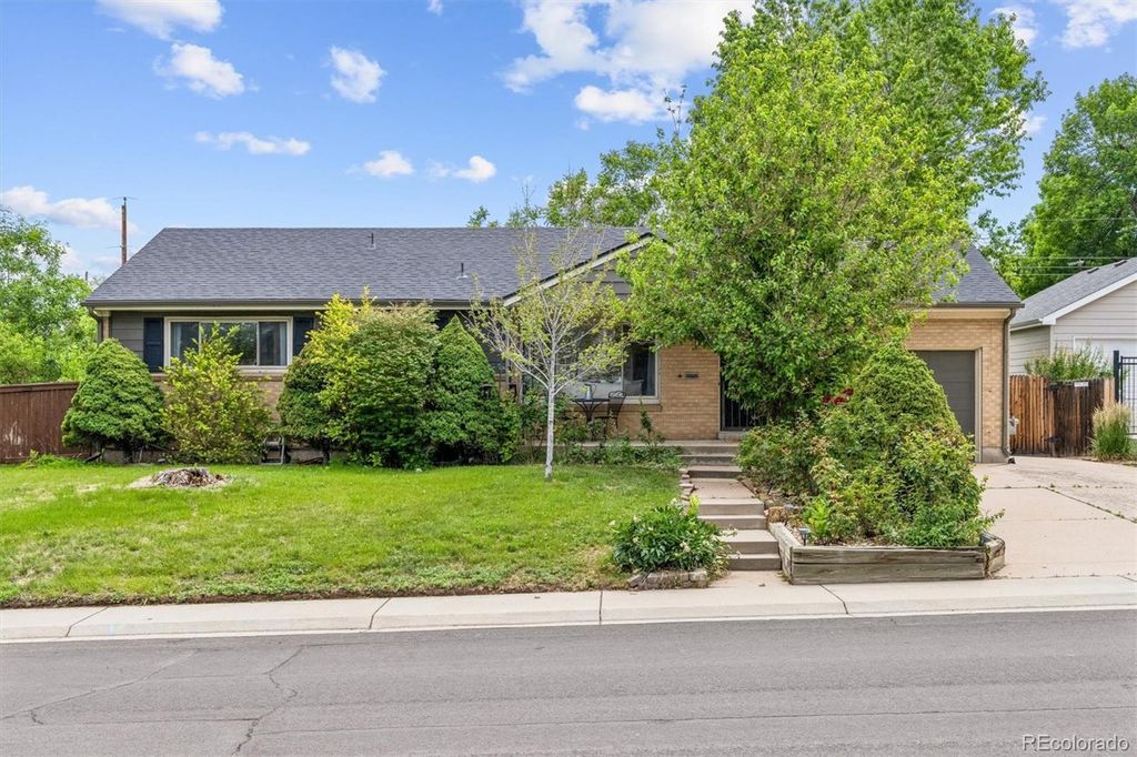 Photo of 6702 S Kit Carson Circle, Centennial, CO 80122 (MLS # 1723068)