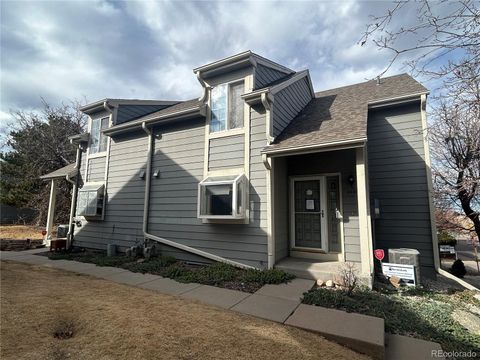 Photo of 2002 S Worchester Way, Aurora, CO 80014 (MLS # 2155672)