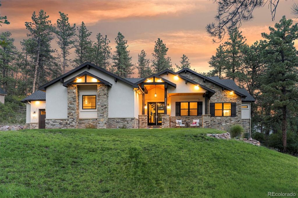 Photo of 8280 Bannock Drive, Larkspur, CO 80118 (MLS # 7982991)
