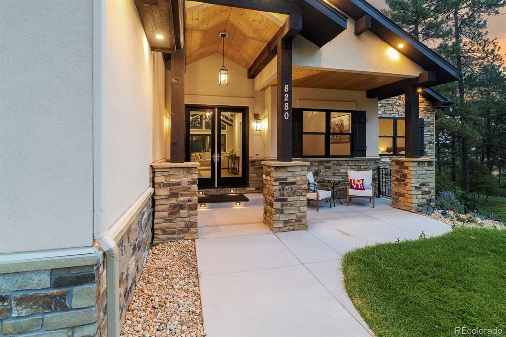 Photo of 8280 Bannock Drive, Larkspur, CO 80118 (MLS # 7982991)