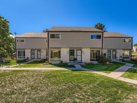 Photo of 4234 W Pondview Drive, Littleton, CO 80123 (MLS # 8808517)