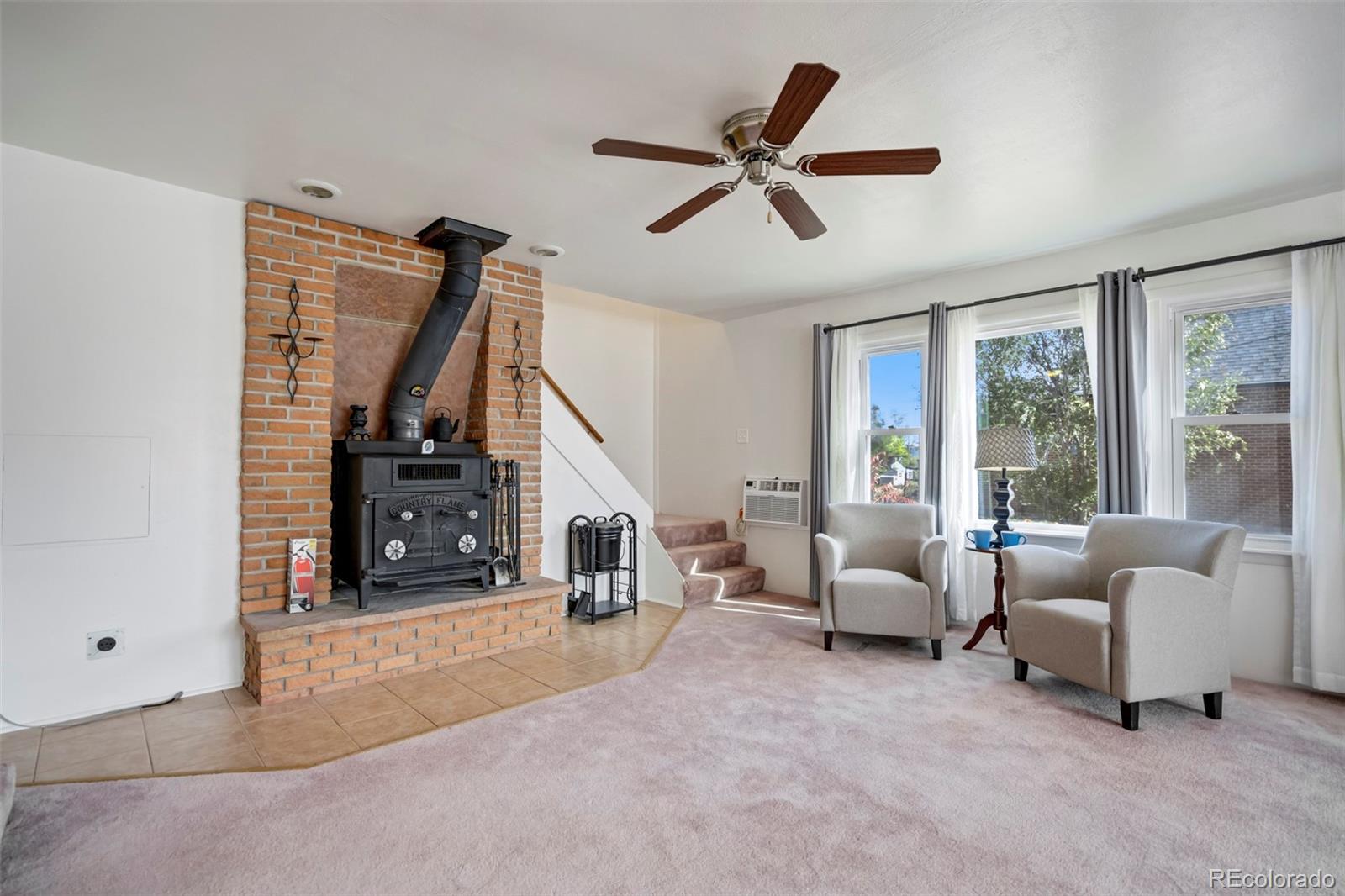 1284 Thompson Street