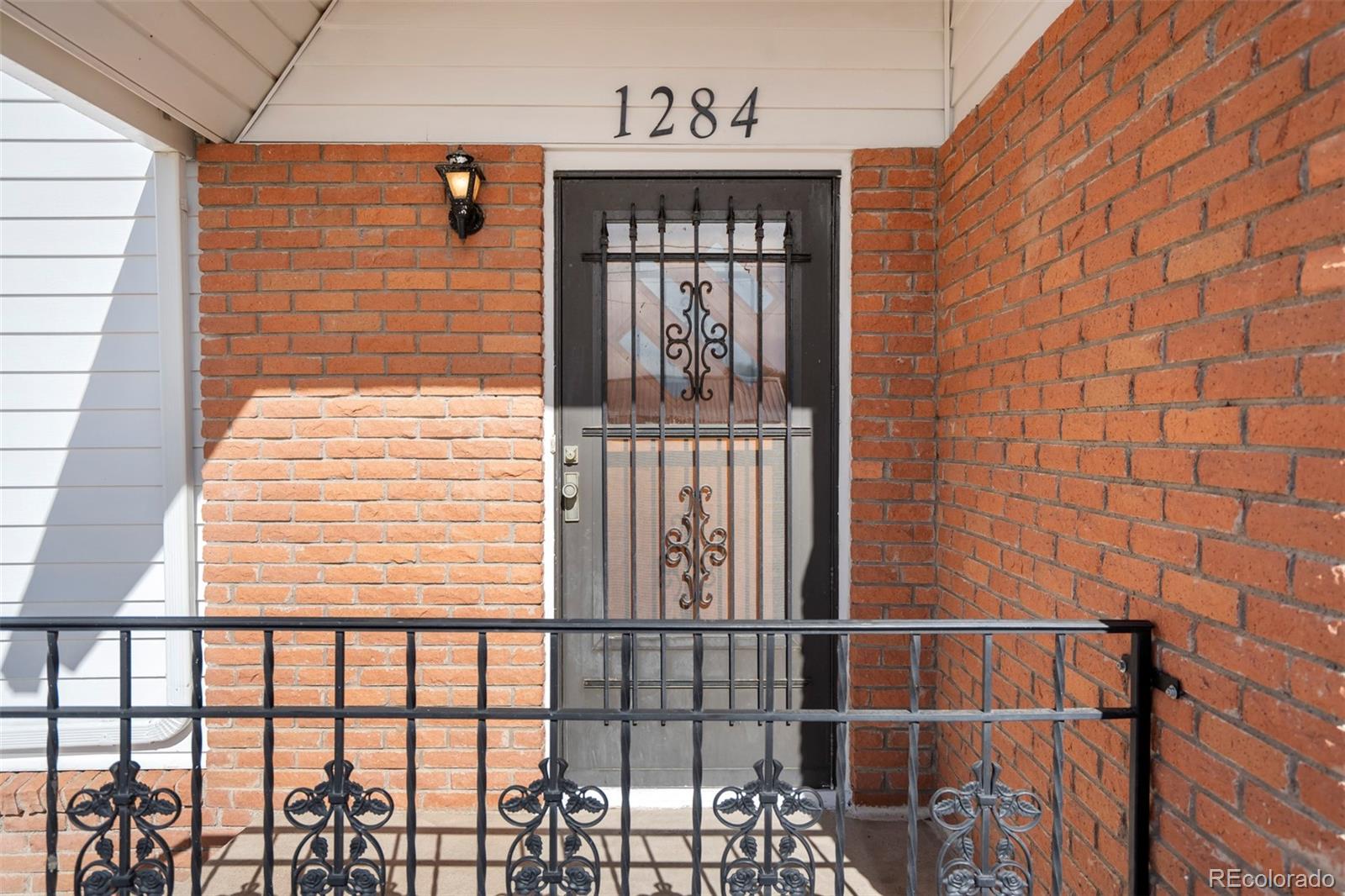 1284 Thompson Street