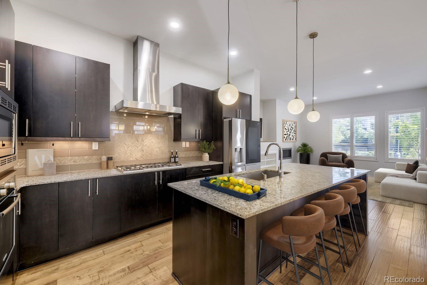 5053 Valentia Street 101