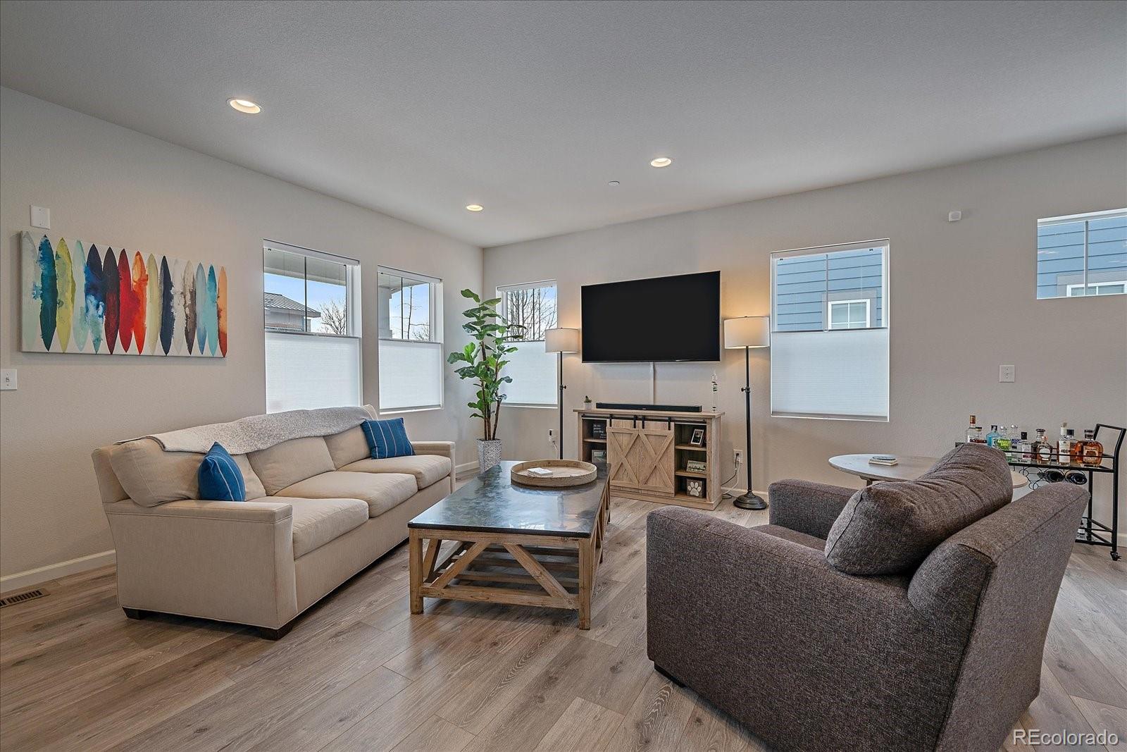 10092 Flower Street
