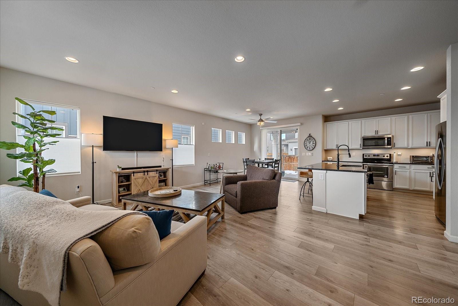 10092 Flower Street