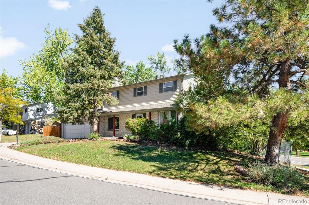 Photo of 894 S Nelson Way, Lakewood, CO 80226 (MLS # 2404650)
