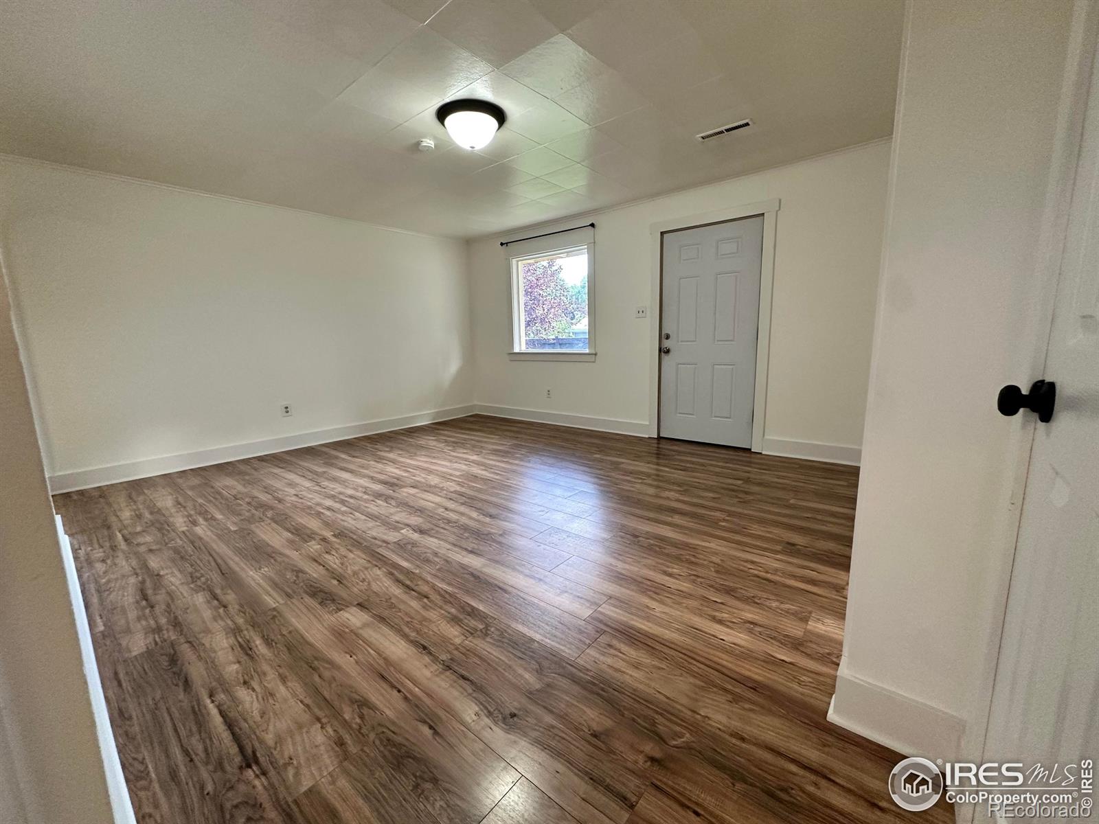 2833 N Overland Trail