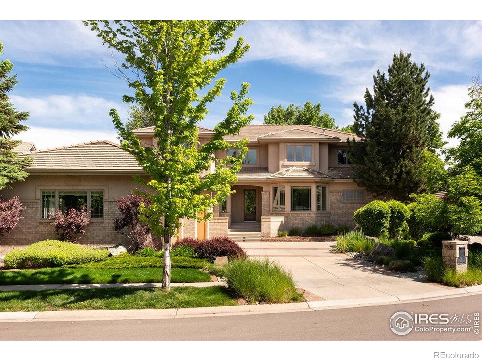 2535 W 115th Drive