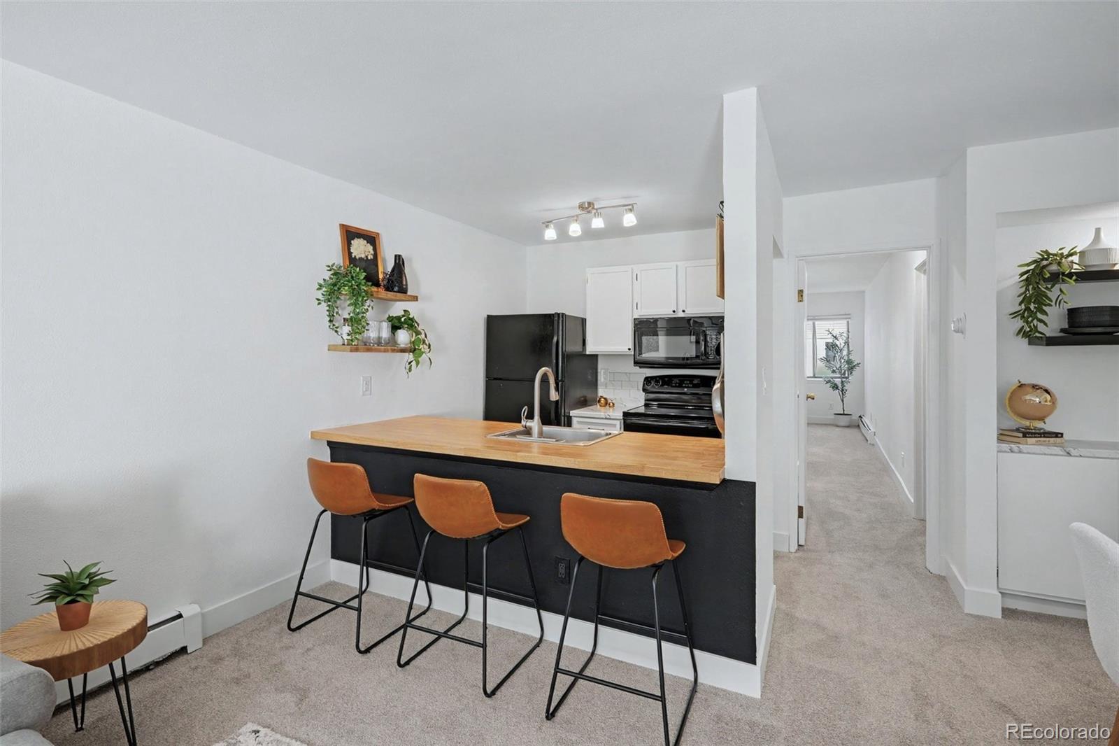 532 Oakwood Drive D103