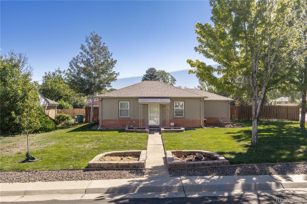 Photo of 2600 Olive Street, Denver, CO 80207 (MLS # 3828835)