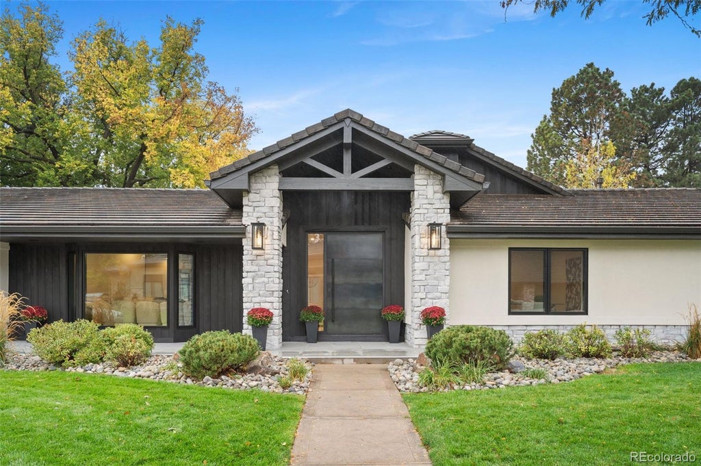 Photo of 26 Wedge Way, Littleton, CO 80123 (MLS # 7867130)