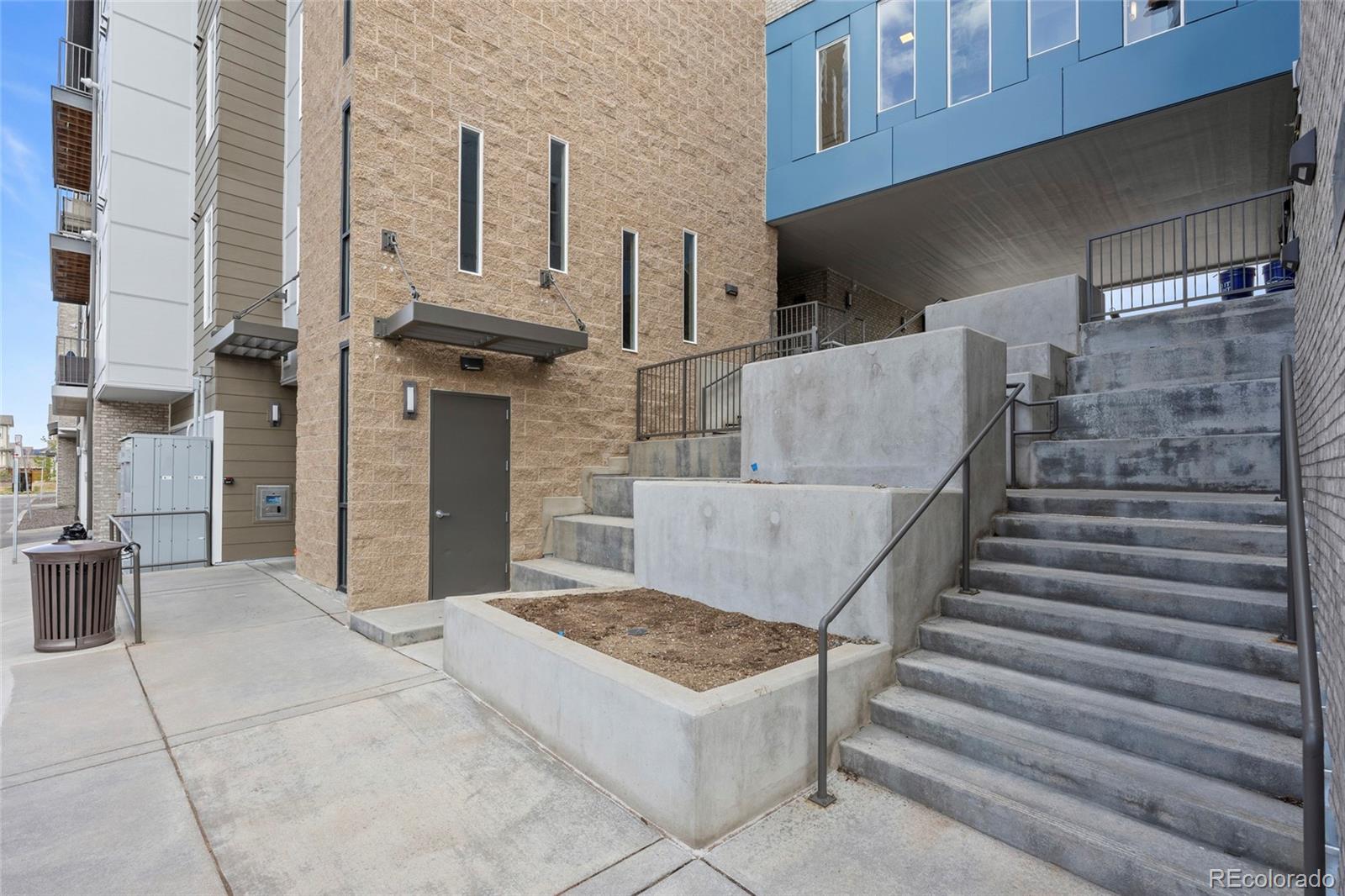 480 E Fremont Place 206