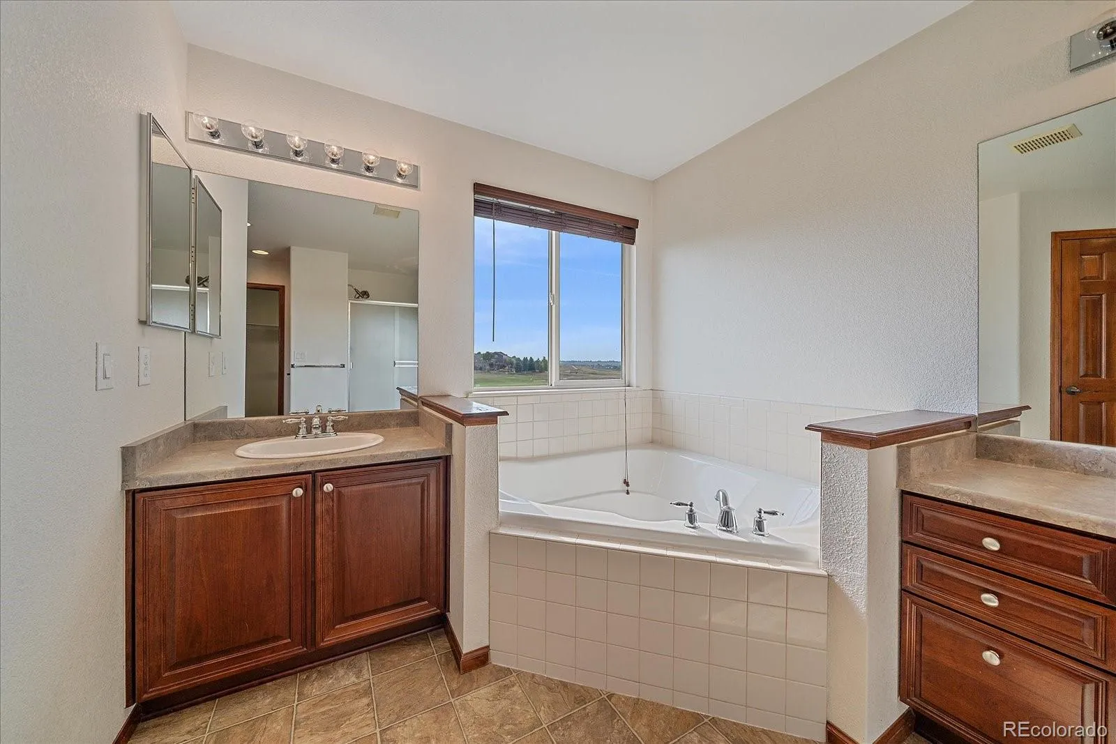 Erie, Colorado 80516, United States, 3 Bedrooms Bedrooms, ,3 BathroomsBathrooms,Residential,Pending,204942