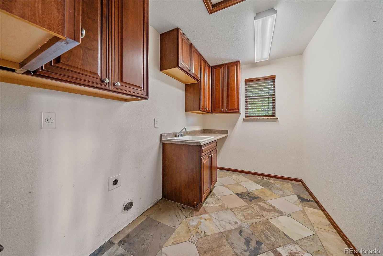 Erie, Colorado 80516, United States, 3 Bedrooms Bedrooms, ,3 BathroomsBathrooms,Residential,Pending,204942