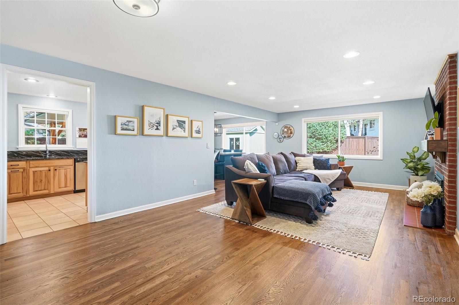 2903 E Peakview Circle