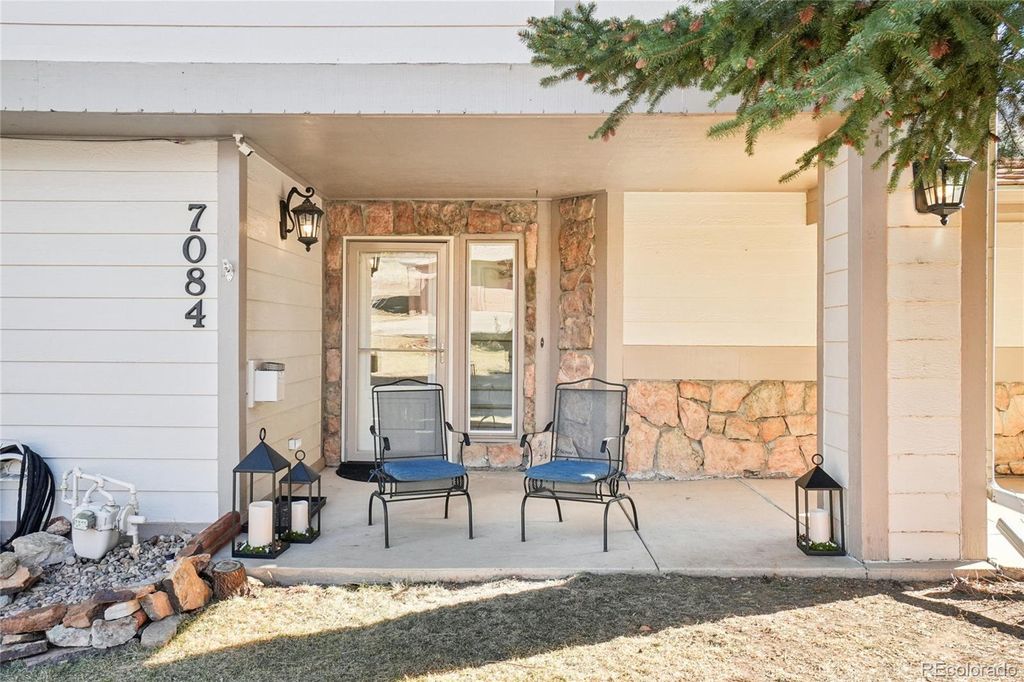 Photo of 7084 Fox Paw Trail, Littleton, CO 80125 (MLS # 6139157)