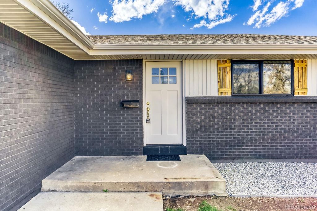 Photo of 6695 S Ogden Street, Centennial, CO 80121 (MLS # 6939001)