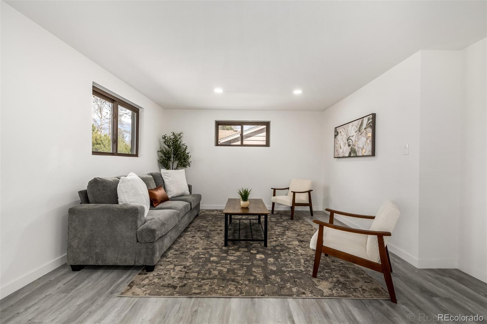 6080 Brentwood Street