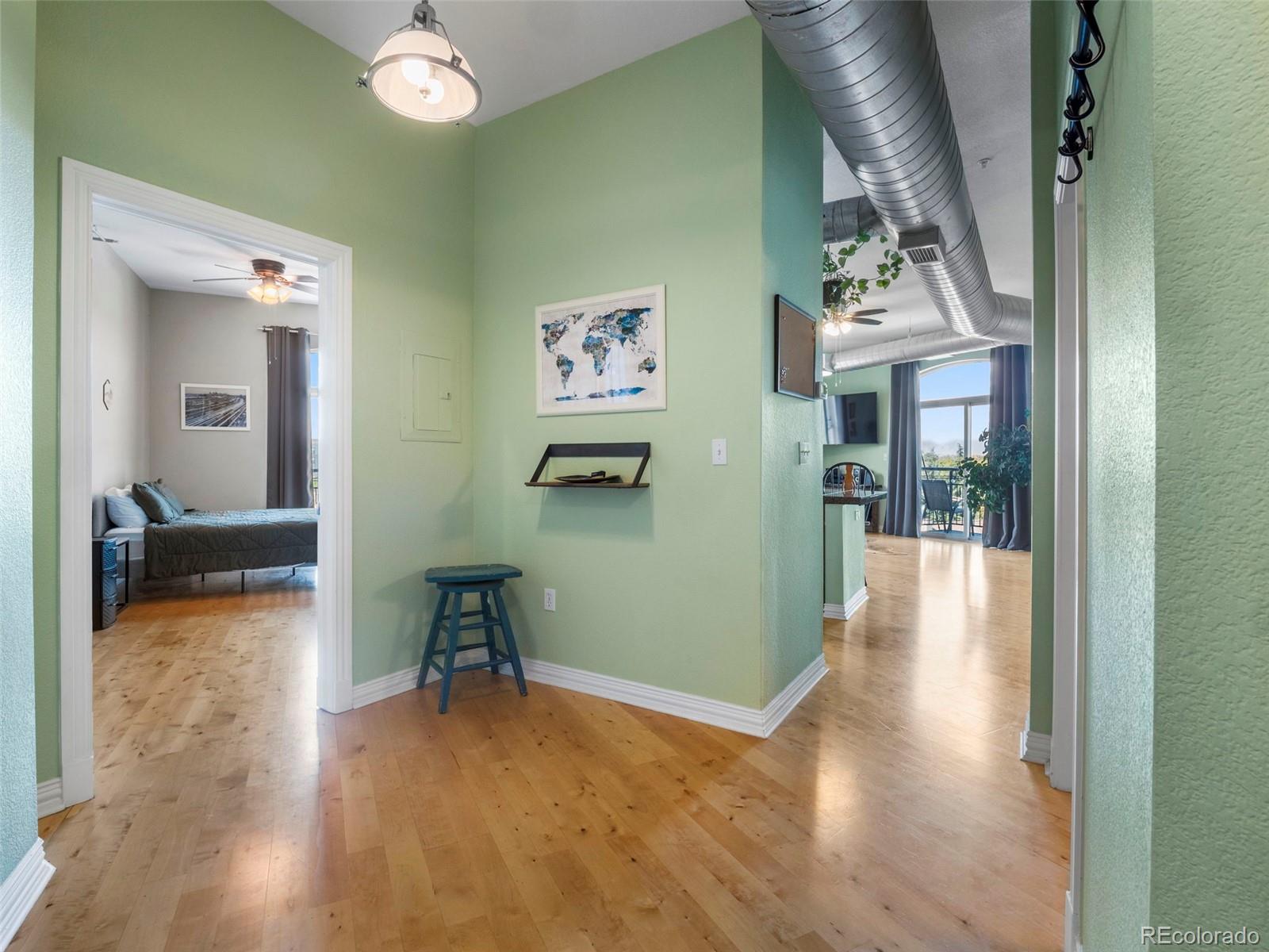 277 N Broadway 403