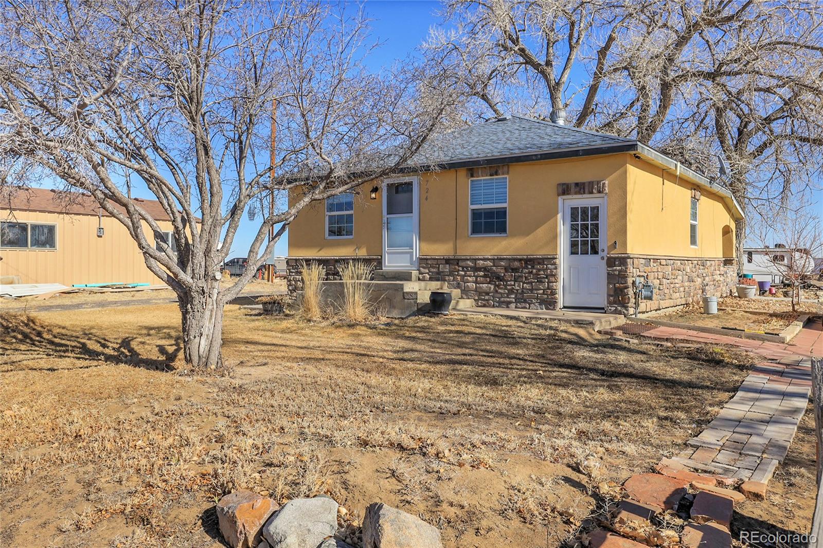 724 County Road 37