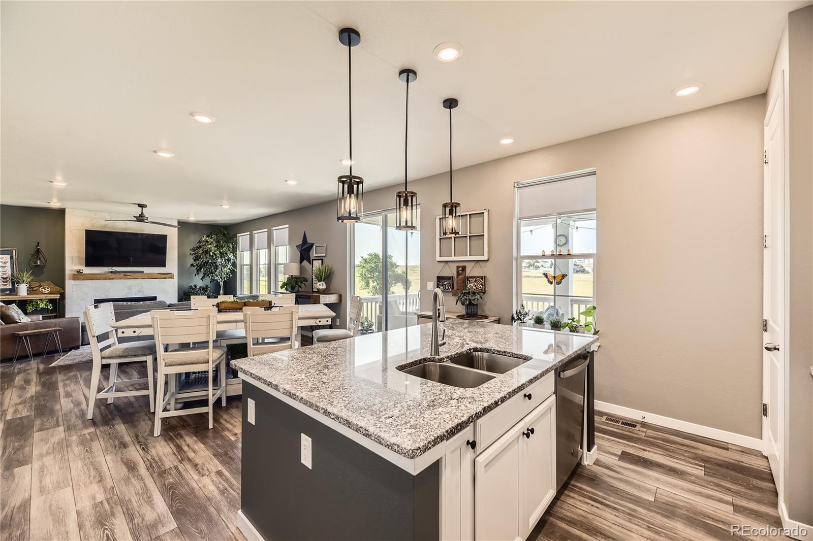 1182 Williams Loop