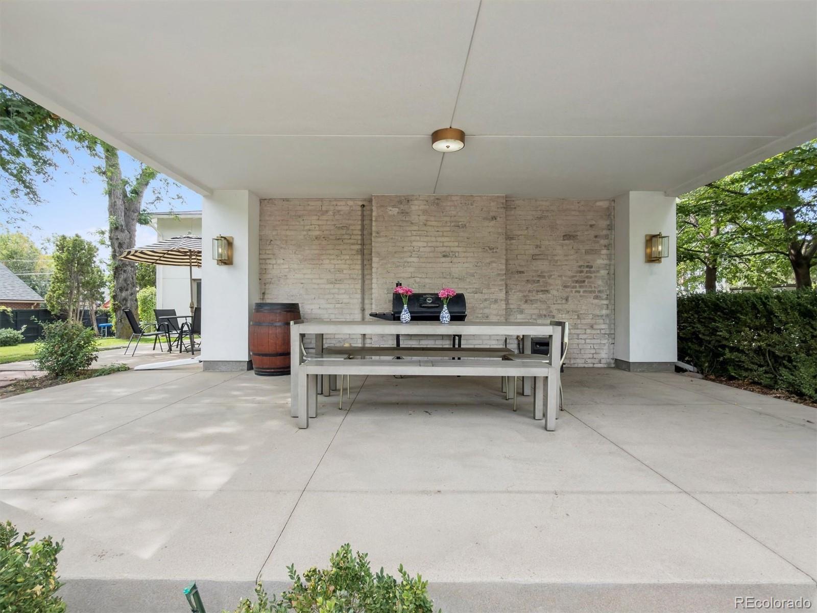 301 S Vine Street