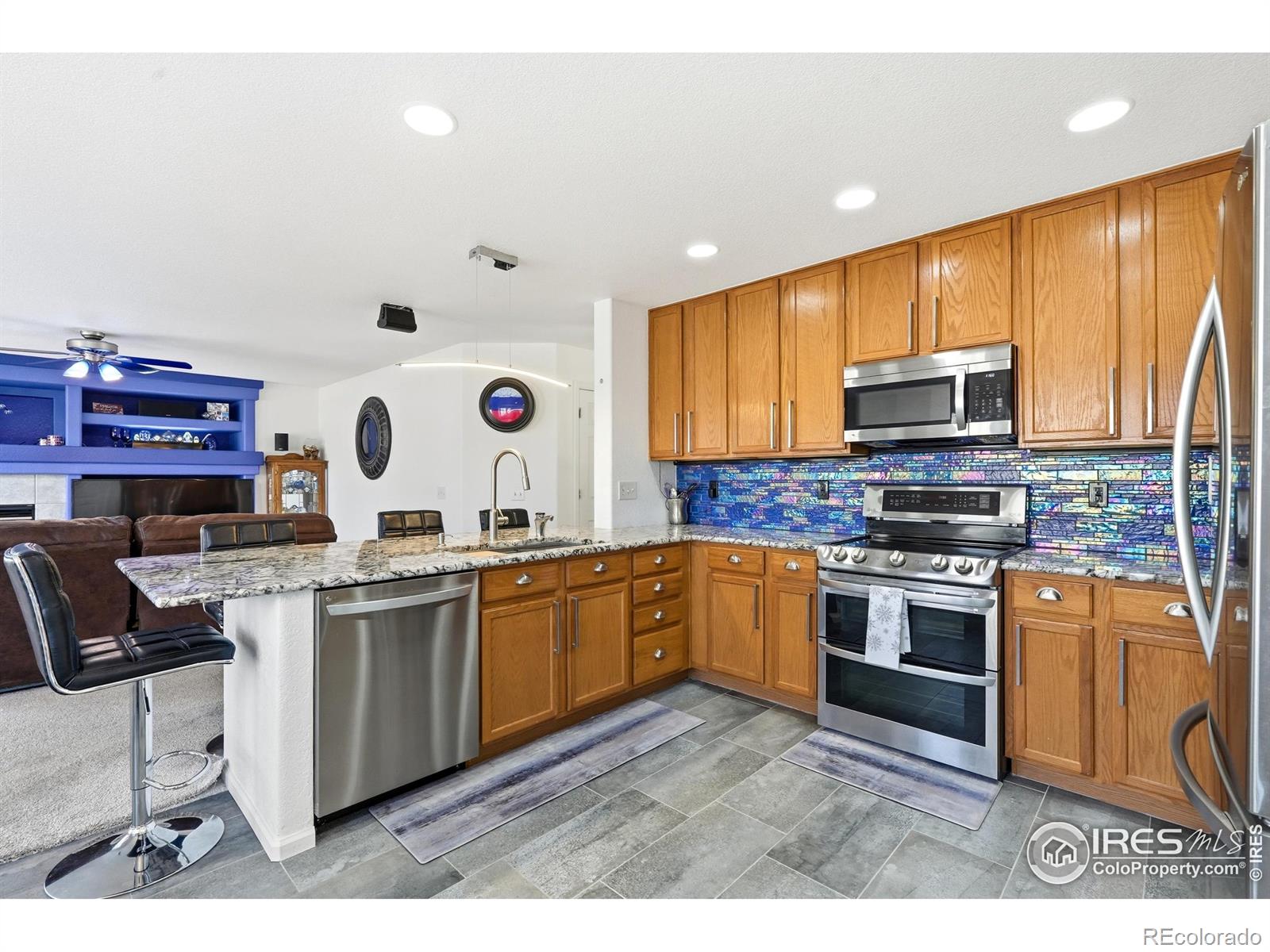 14985 Elizabeth Street