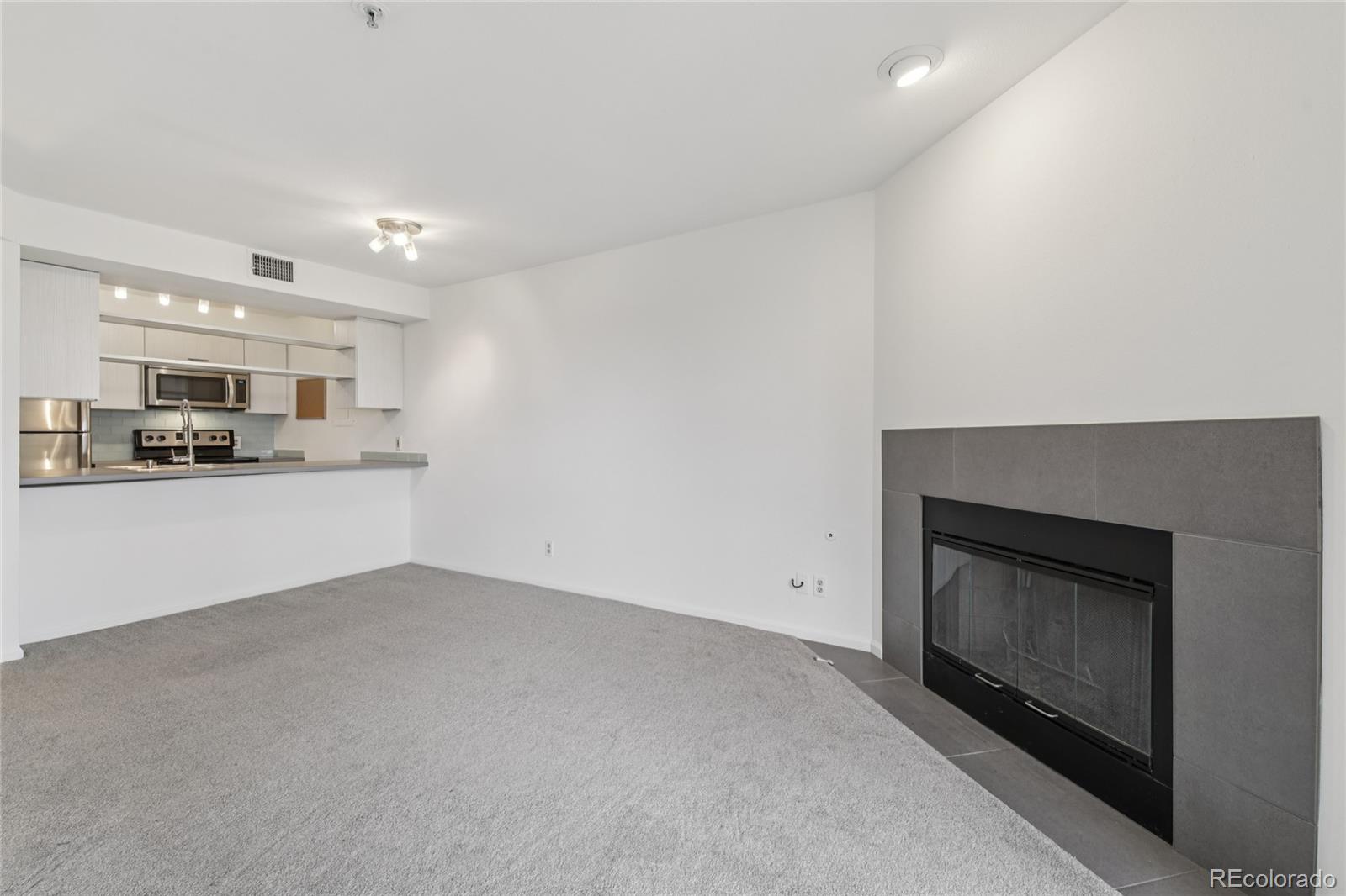 2727 Folsom Street 303