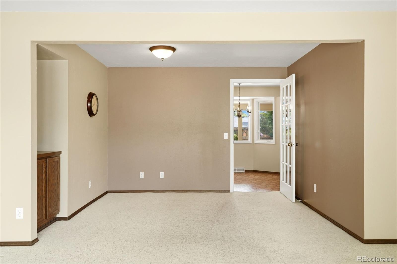 5477 W Hinsdale Place
