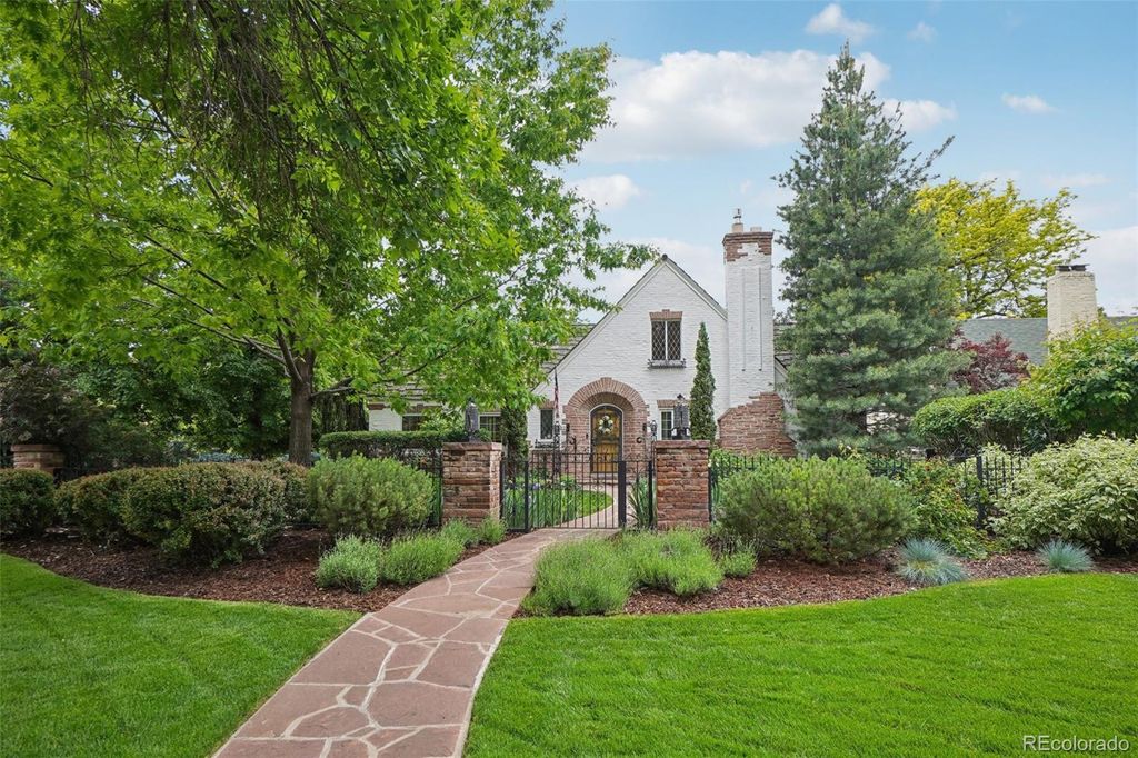 Photo of 5530 E 6th Avenue Parkway, Denver, CO 80220 (MLS # 1515785)