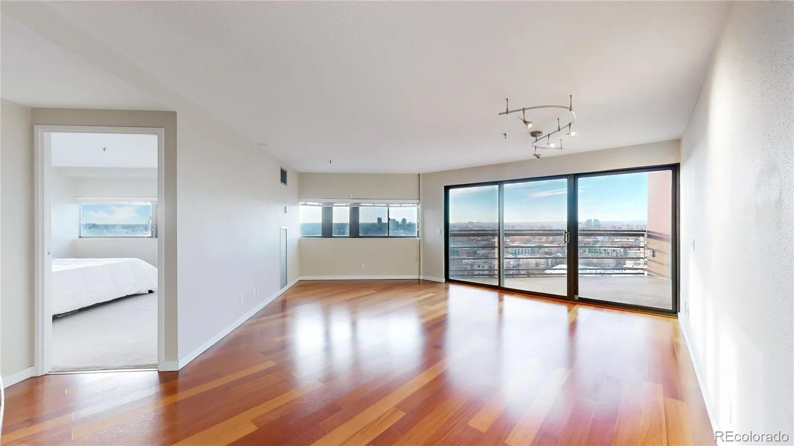 Denver, Colorado 80205, United States, 1 Bedroom Bedrooms, ,1 BathroomBathrooms,Residential,Active,86714