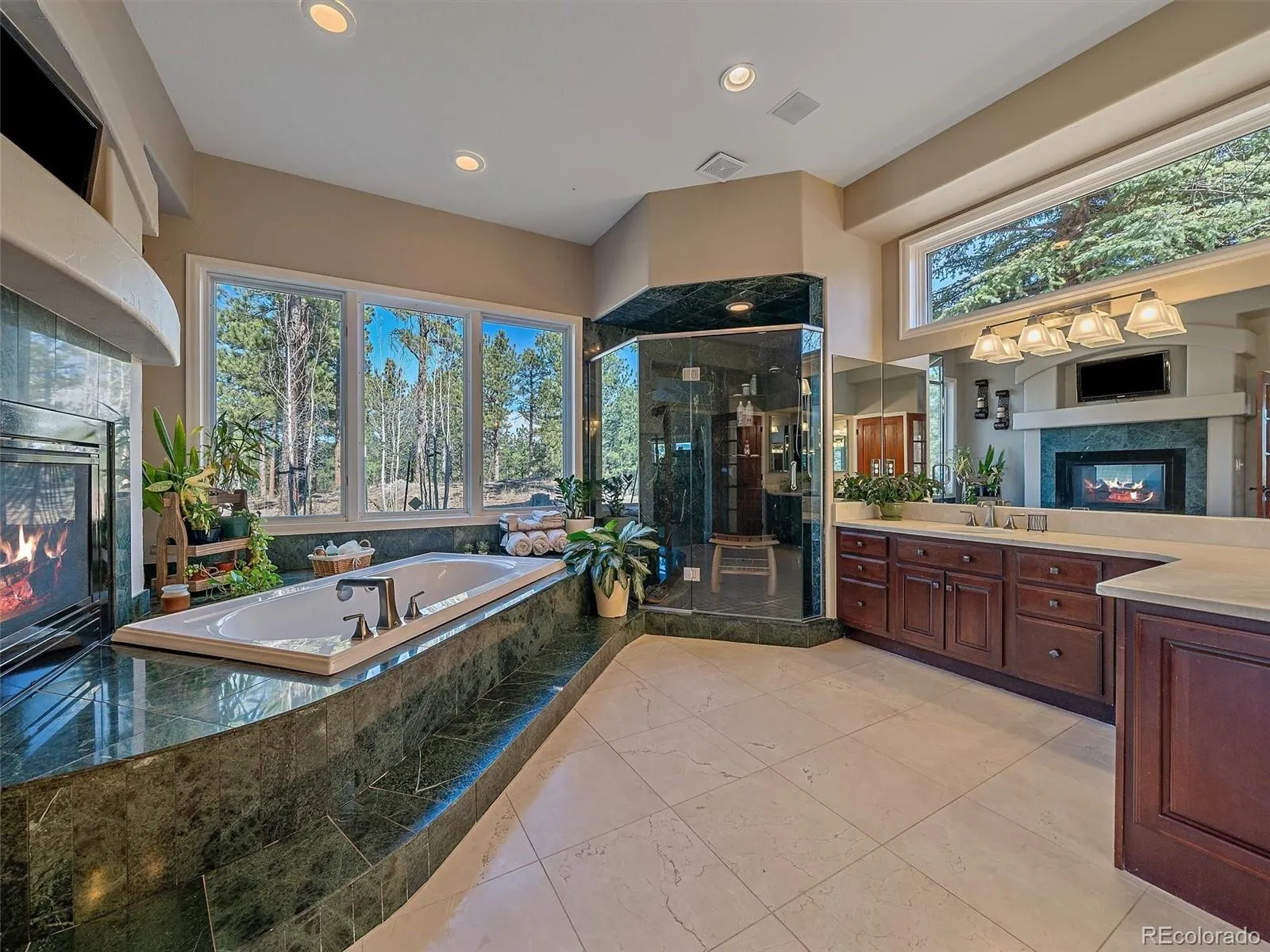 Evergreen, Colorado 80439, United States, 5 Bedrooms Bedrooms, ,6 BathroomsBathrooms,Residential,Active,92163