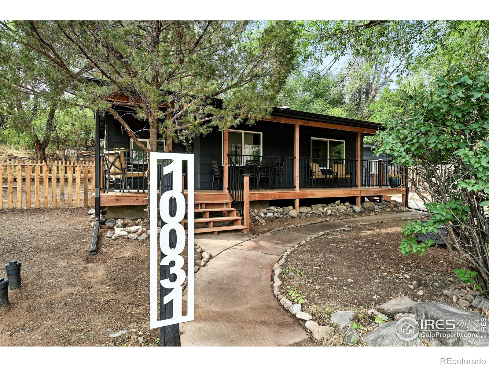 10031 Hummingbird Lane