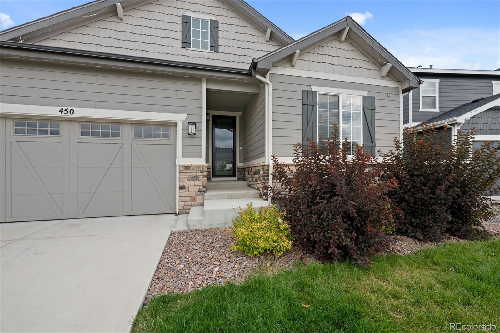 450 Pikes View Drive