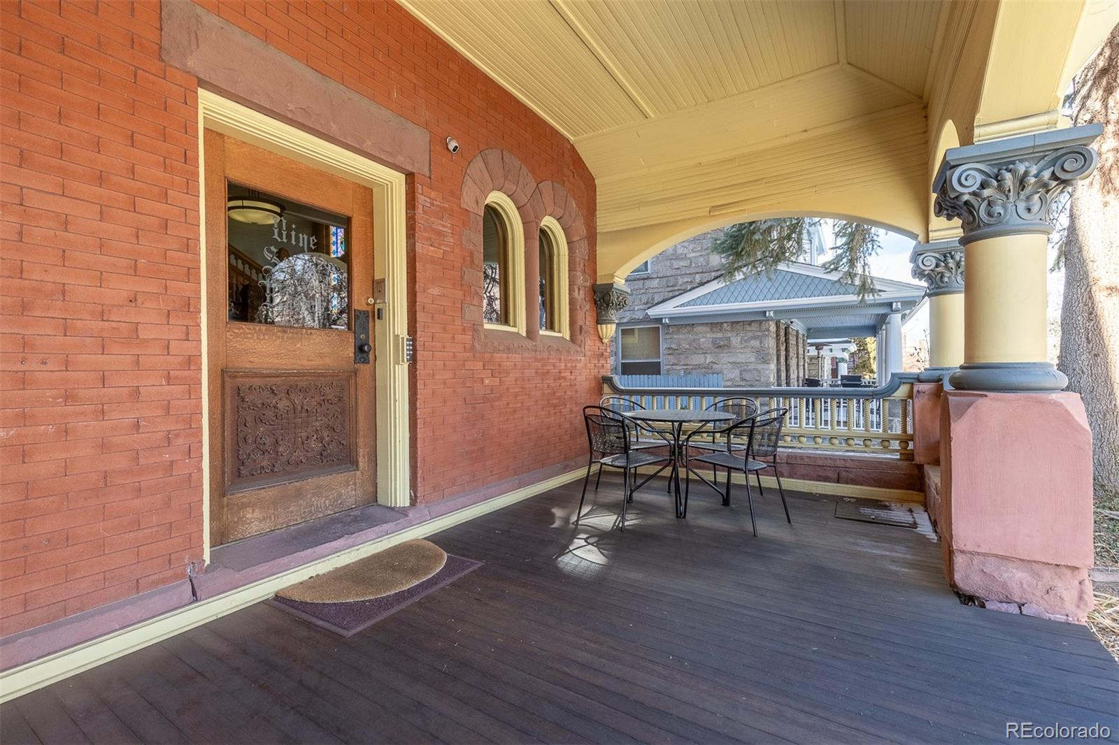 1435 Vine Street 2