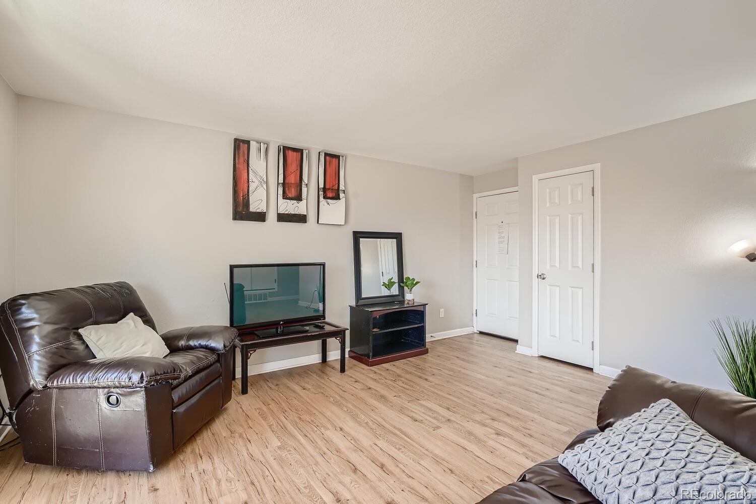 2211 Sable Boulevard 708