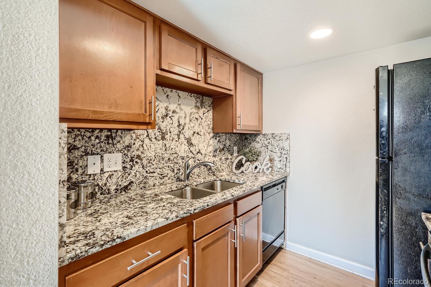 2211 Sable Boulevard 708