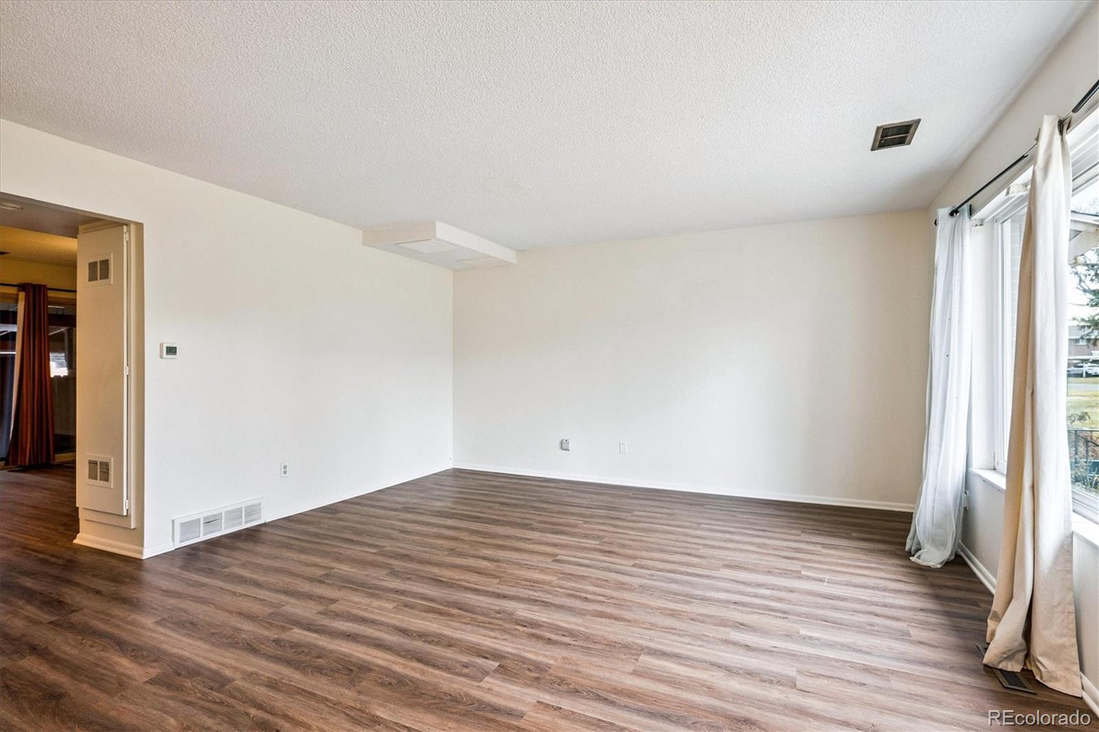 9041 E Mansfield Avenue